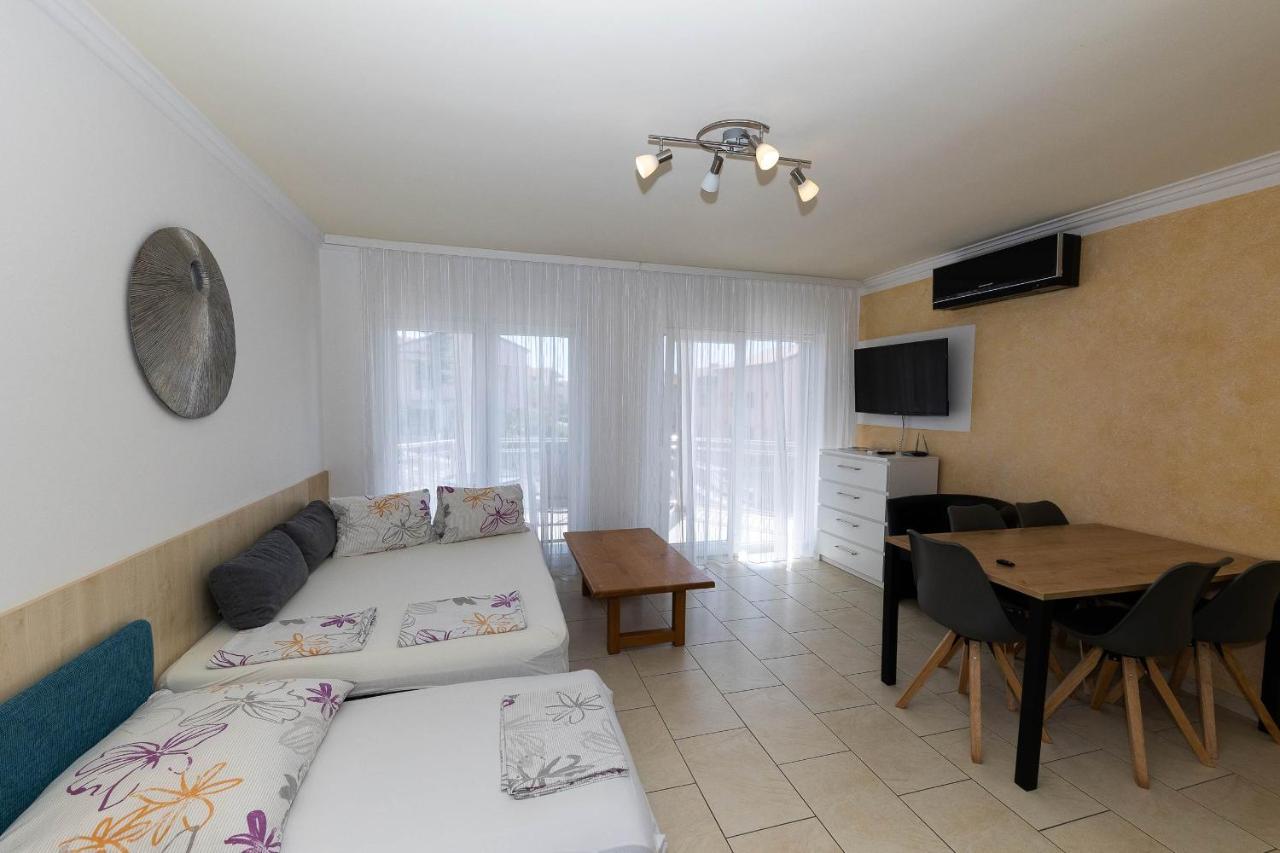 Apartmani Dea Crikvenica Ngoại thất bức ảnh